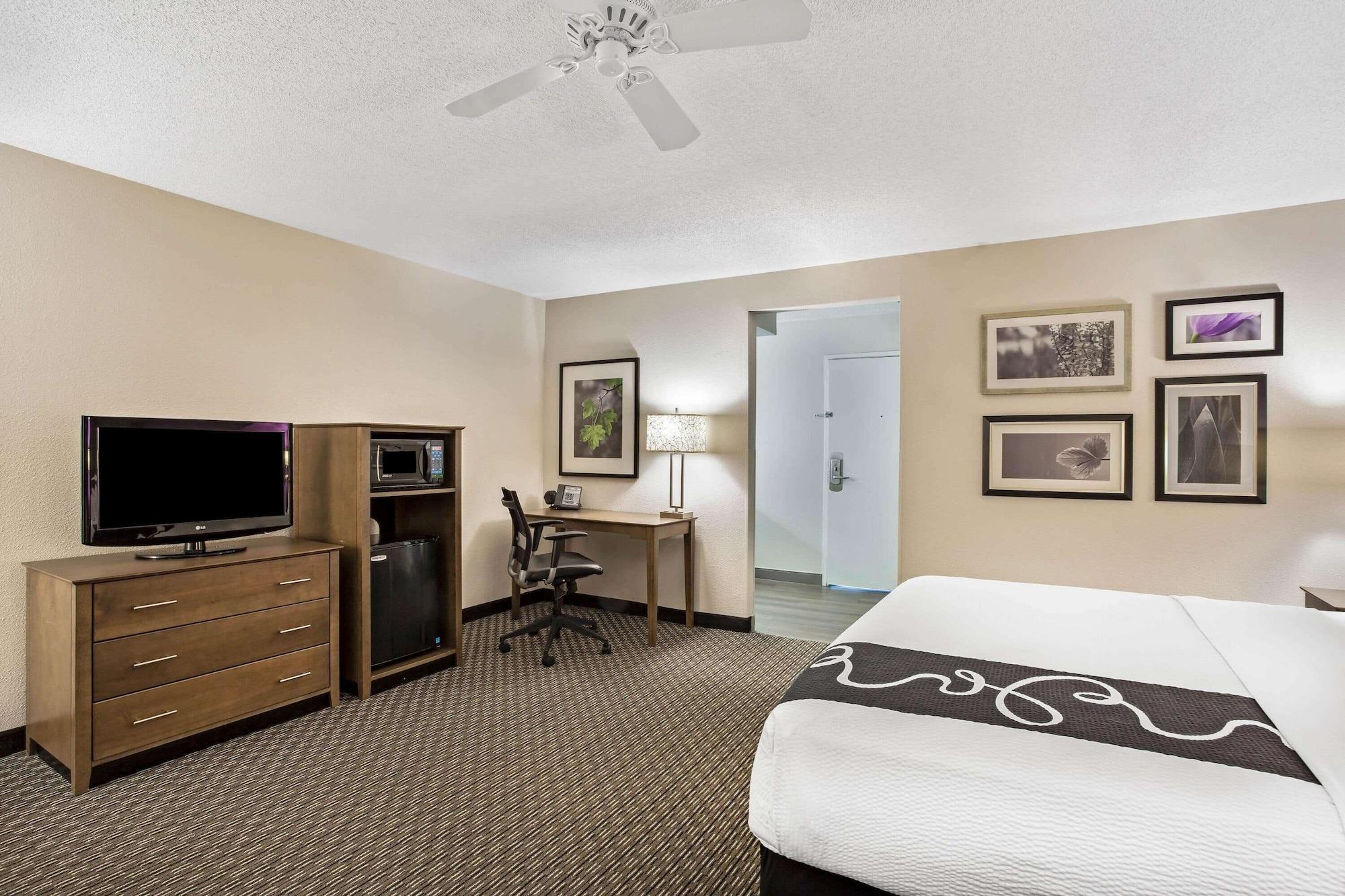 La Quinta By Wyndham Hartford Bradley Airport Hotel Windsor Locks Buitenkant foto