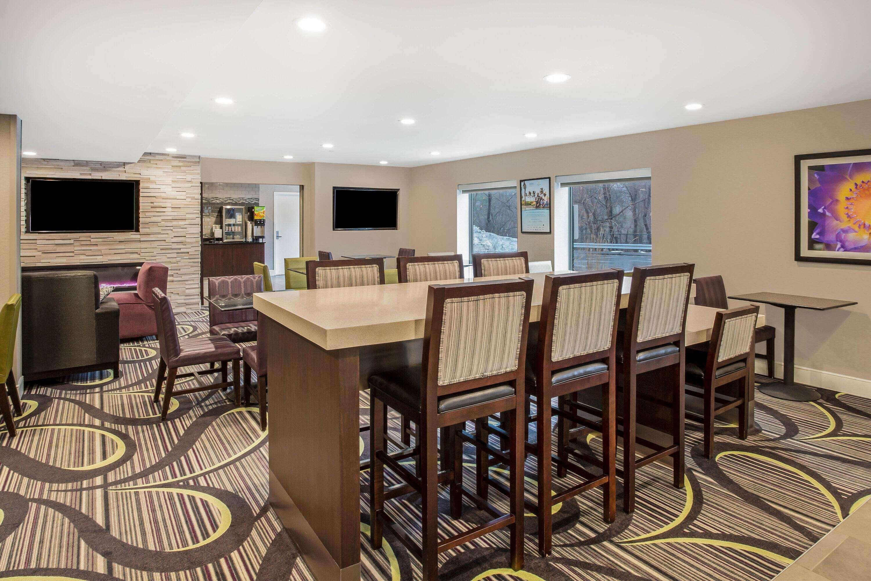 La Quinta By Wyndham Hartford Bradley Airport Hotel Windsor Locks Buitenkant foto