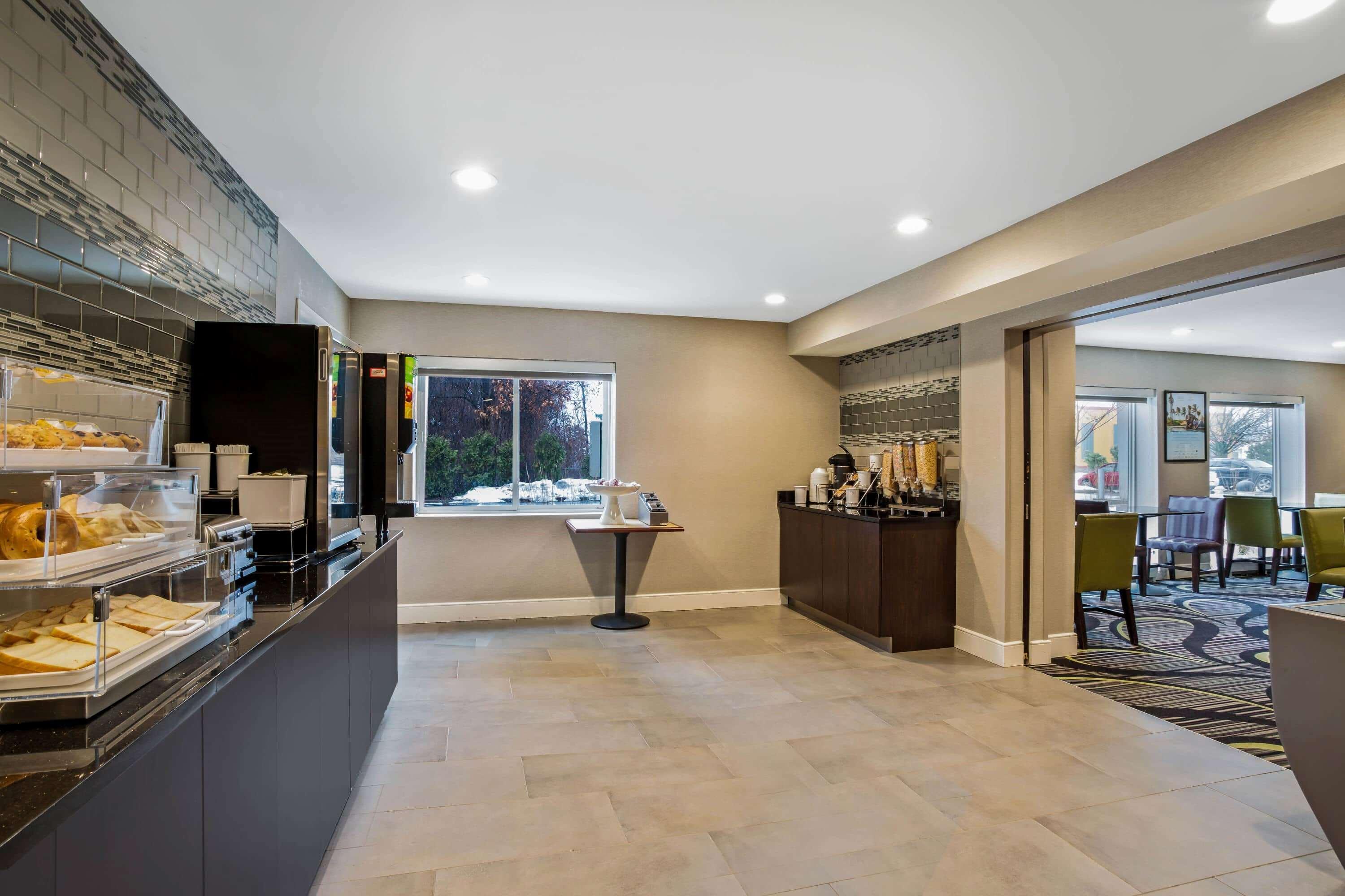 La Quinta By Wyndham Hartford Bradley Airport Hotel Windsor Locks Buitenkant foto