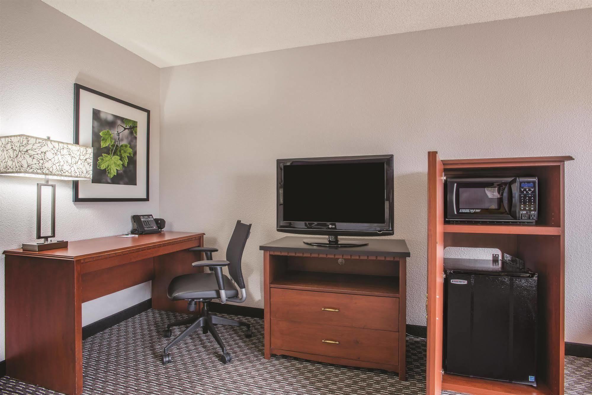 La Quinta By Wyndham Hartford Bradley Airport Hotel Windsor Locks Buitenkant foto